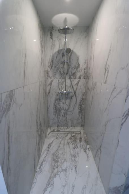 Cocon Neuf - Coeur Du 11E Apartment ปารีส ภายนอก รูปภาพ