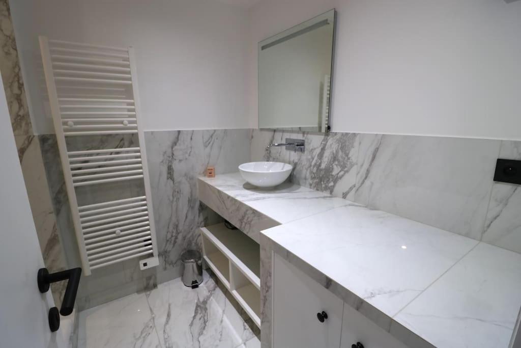 Cocon Neuf - Coeur Du 11E Apartment ปารีส ภายนอก รูปภาพ